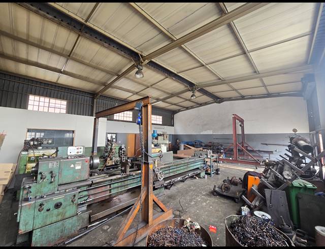 230M² MINI FACTORY TO LET IN APEX